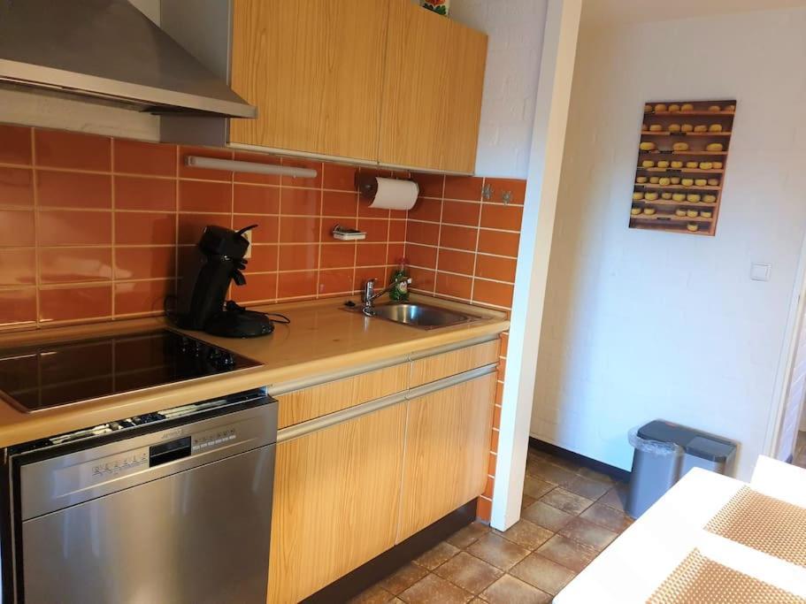 Welkom In Dekreek V59, Dem Freundlichen Ferienhaus Брёйниссе Экстерьер фото